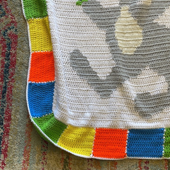 Homemade Crochet Baby Blanket vintage bunny rabbit floral bold grandma knit - Picture 2 of 4